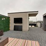 Luxury Townhome! Rooftop-Game Room! Near Broadway!
