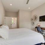 Spacious 2Bd-Close To Everything