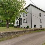 Sleep 8 In Our Cozy Colonial 2Miles From Broadway