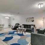 2 Bdr With Free Parking! 2M To Broadway!