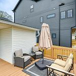 Modern Nashville Vacation Home ~ 3 Mi To Downtown!