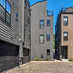 10 Min Drive Downtown, Roof Deck, Pet Friendly
