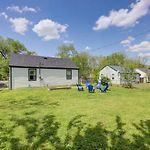 5 Min To Airport Pet Friendly Fire Pit Fenced Yard