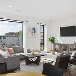Luxury On The River 4 Beds 2.5 Bath, Walk To Downtown