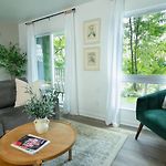 Riverfront Oasis Pool King Bed Walk To Broadway