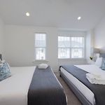 Ten Minutes To Broadway Stylish Gated Townhome