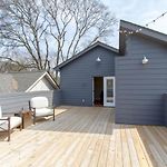East Nash Luxury Four Bedrooms Huge Rooftop Patio