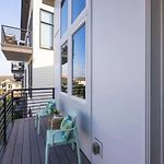 Stunning West End Home Walkable Area