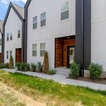 Modern Downtown Home Brand New Great Location