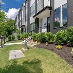 Large Impressive Townhome Private Viewing Terrace