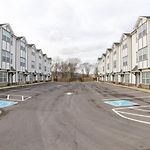 Ten Minutes To Broadway Stunning Townhome