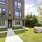 The Ryman 4 Bedroom Haven With Scenic Rooftop