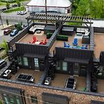 Blue Horizon - Hot Tub - Dual Rooftop Balconies
