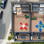 Two Townhomes - Hot Tubs And Rooftop Balconies