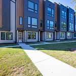 Music City Abode And Cowgirl Up Dual Townhomes