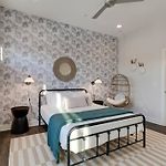 West End 4 Bd,4Bath Walk To Bars-Close To Broadway