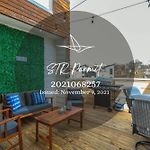 5 Mins To Belmont And Vandy, Rooftop Deck, Garage, 4 Bedroom Home With Rooftop And Grill, 10 Mins To Broadway, Perfect For Groups, 24 Hour Hospitality, Also Available For Long Term Rental