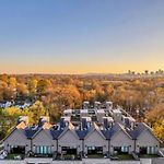 24K Escape - Rooftop Oasis, 3 Miles To Broadway!