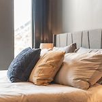 Spacious Top Floor Apartment Sleeps 6