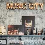 Studio C On Music Row, 4 Min Broadway