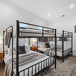 Magnificent 4 Bedroom Home -W Balcony & Fireplace