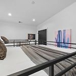 Magnificent 4 Bedroom Home -W Balcony & Fireplace