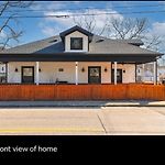 Germantown-Adjacent 4Br Home With Private Deck & Grill
