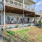 Rustic Cowboy Ranch Retreat: Stay Near Nashville