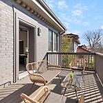 Two Adjacent Homes In 12 South And Belmont Area Sleeps 20 People
