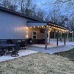 The Den At J-Barn - Secluded Retreat