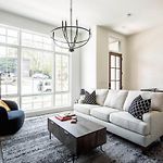 Stylish West End Stay With Rooftop & Patio