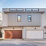Side By Side Era Houses - Hot Tubs - Rooftop Views