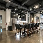 Modern Suite 6Br By Maddox Hotel