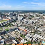 Beverly Nash Downtown, Incredible Skyline Views, Walk To Broadway!