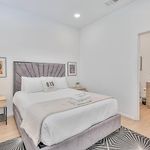 Amazing Downtown Condo W Pool And Free Parking