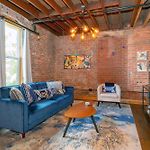 Stellar Condo Sleeps 4 10 Mins From Broadway