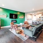 Pet-Friendly Abode W/ Balcony In East Nashville!