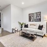 Centennial Park Condo Near Broadway Sleeps 4