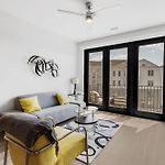 West End Getaway For 5 With Pool