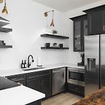 Condo With Free Parking, 3 Mi Downtown & Stadium, By Coffee