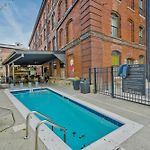 Luxe Loft With Speakeasy Parking And 2 Mi To Broadway