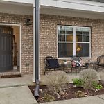 Vibrant Home In The Nations With Garage Walk To Restaurants And Shops
