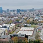 Stellar Condo Sleeps 4 10 Mins From Broadway