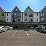Quiet Condo - Prime Locale Within Mins To Dt