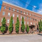 1 Bedroom Loft Near Centennial Park