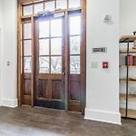 Centennial Park Condo Near Broadway Sleeps 4