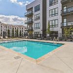 West End Getaway For 5 With Pool