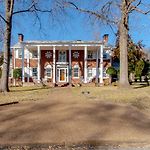 Charmed Manor-5 Mi To Dt, Opry & Airport, Beautiful Antique Estate, Sleeps 12