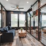 Gallant Glass 4Br Top Floor Walk To Vandy!
