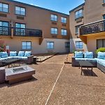 Holiday Inn Express Nashville Airport By Ihg